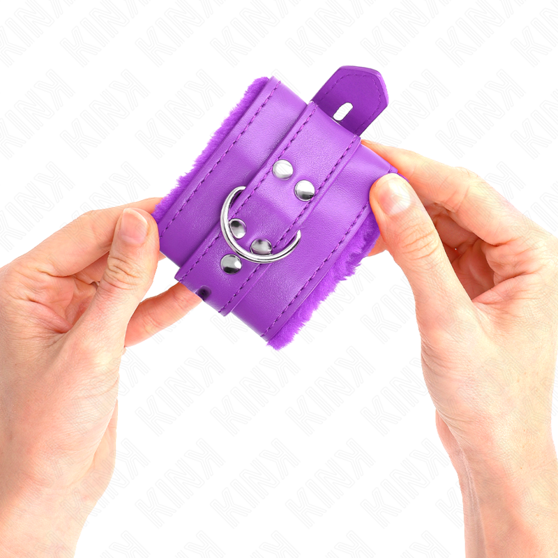 Kink - Polsini Imbottiti in Pelliccia con Fori Quadri Viola e Cintura Viola Regolabile 17-29 Cm X 6 Cm - immagine 4